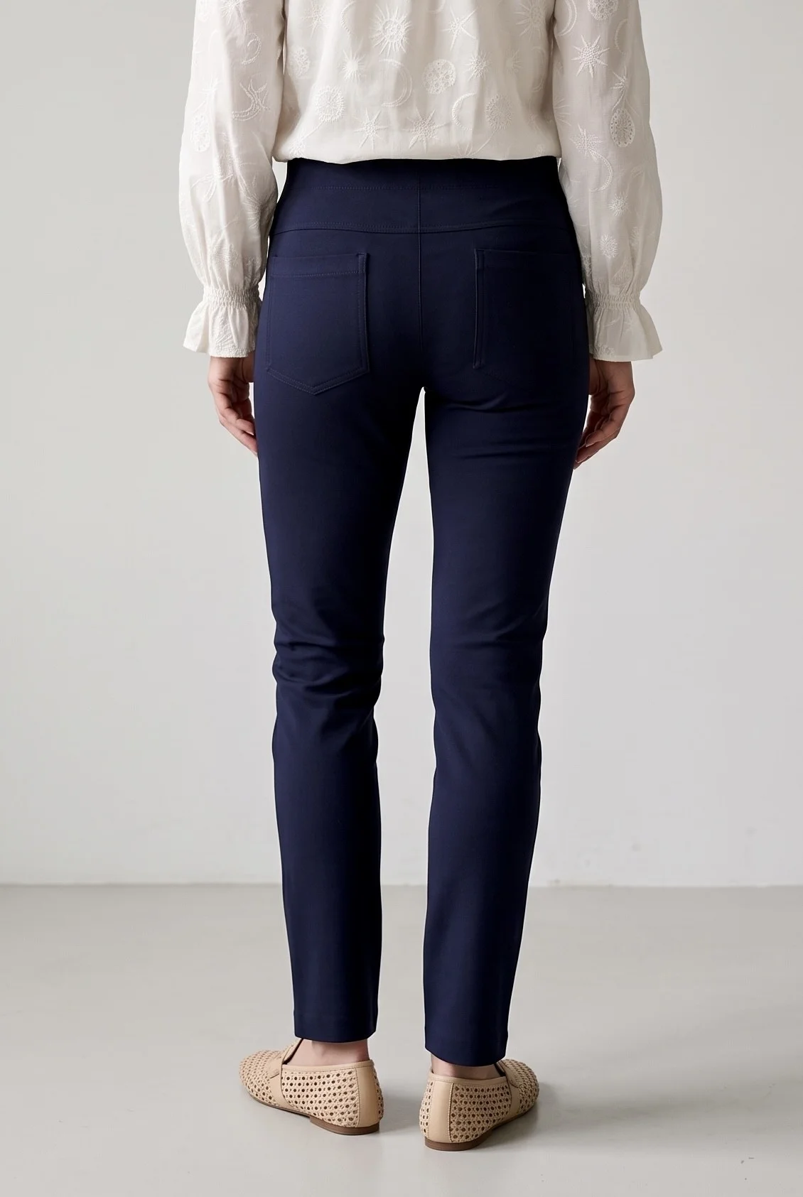 Suzy's Slim marine 4 pockets - Achterkant suzy - LMW04Z02