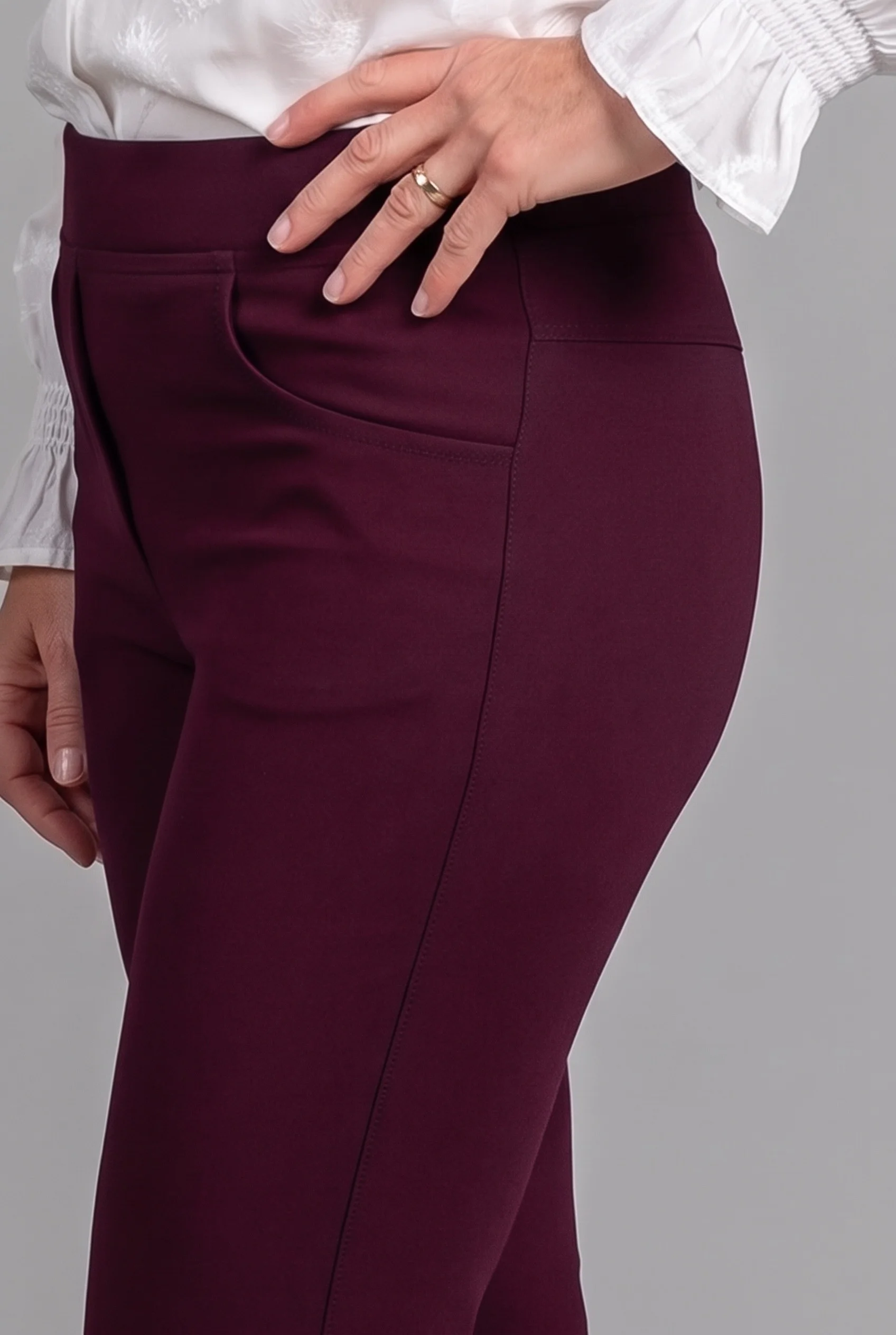 Suzy's Slim bordeaux 4 pockets - Bordeaux zijkant suzy - LMW04Z04